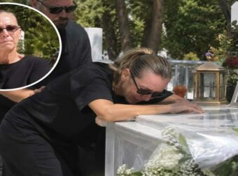 Ξανά στο μνήμα του Μαζωνάκη η Βάσω: Γατζώθηκε πάνω από τον τάφο και δεν άφηνε τα μάρμαρα – Την τράβαγε ο Μακρυνιώτης – «Δώστε μου πέντε λέπτα να…»