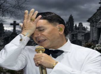 Μαζωνάκης: Ετοιμάζουν τάφο – μνημείο 70.000€ – Ακυρώνονται όλες οι κηδείες την Δευτέρα στο Γ’ Νεκροταφείο