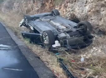 Άγιο είχε οικογένεια στην Αμφιλοχία που επέστρεφαν από μπάνιο στη θάλασσα: Το αυτοκίνητό τους ντεραπάρισε – Δείτε βίντεο