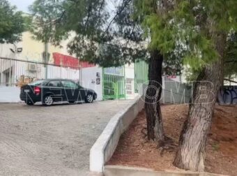 Διευθύντρια Γυμνασίου έπαθε ανακοπή από την πτώση κεραυνού – Περπατούσε έξω από το σχολείο – Νοσηλεύεται διασωληνωμένη (video)