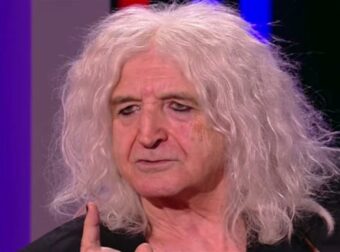 Νίκος Καρβέλας: «Η μόνη ελπίδα για αυτόν τον κόσμο έιναι να πάψει η γυναίκα να υπακούει στους νόμους γιατί μόνο η γυναίκα έχει βλαφτεί τόσο πολύ από τους ανδρικούς νόμους»