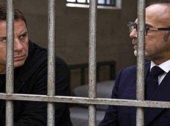 Βόμβα! Βγαίνει με βραχιολάκι ο γιατρός – Οργή λαού για τον ζεστό ακόμη Μαζωνάκη