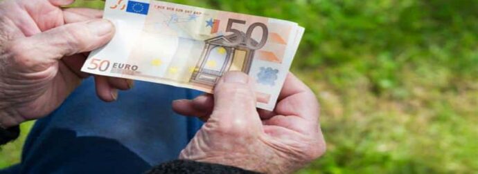 Ανακοινώνεται στη ΔΕΘ η επαναφορά της «13ης σύνταξης» – Σενάριο και για «δώρο» στο Δημόσιο