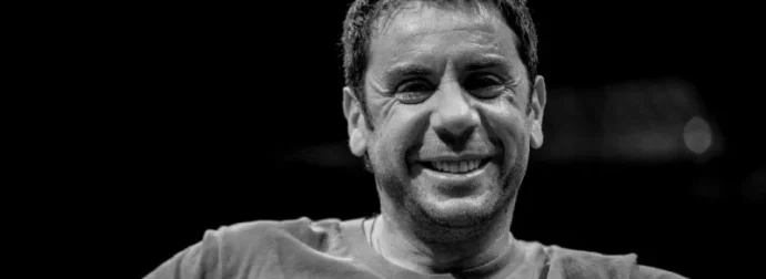 Γιώργος Μαζωνάκης: Σπαραγμός και αναπάντητα «γιατί» στο μνημόσυνο στην ιδιαίτερη πατρίδα του, τη Σητεία