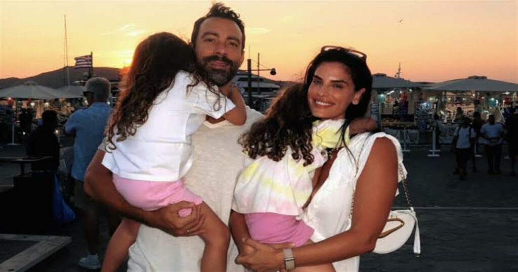 «Η οικογένειά μας μεγάλωσε»: Μόλις μαθεύτηκαν τα ευχάριστα για Σάκη Τανιμανίδη και Χριστίνα Μπόμπα – Η έκπληξη που έκανε τις κόρες τους να τρελαθούν από χαρά