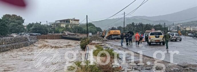 Η κακοκαιρία σφυροκοπά την Ελλάδα: Δραματικές ώρες στην Εύβοια – Υπερχείλισε ο ποταμός Κηρέας, πλημμύρες και μηνύματα από το 112 – Προβλήματα σε Ρόδο και νησιά (video)