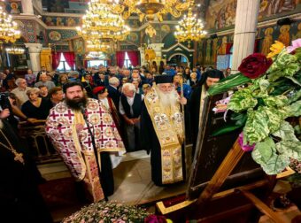 Από τα Ιεροσόλυμα στο Ναύπλιο: Ουρές για την εικόνα της Παναγίας του Όρους των Ελαιών – Με λαμπρότητα η υποδοχή στον ναό Ευαγγελιστρίας – Δείτε βίντεο και φωτογραφίες