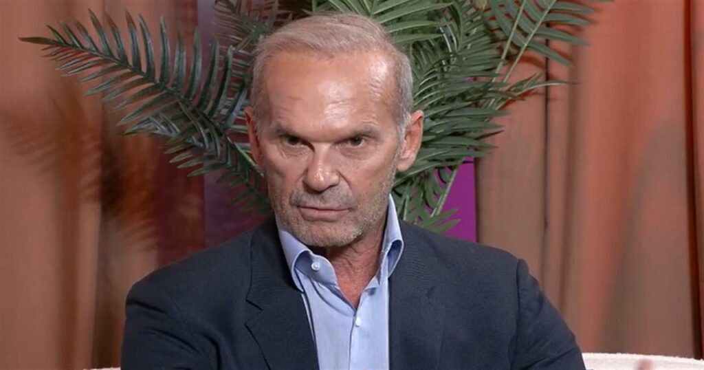 Πέτρος Κωστόπουλος: «Προφανώς έχω πάρει χάπι για να κάνω έρωτα – Γύρω στα 50 εκατομμύρια χάπια που έχουν ξοδευτεί στην Ελλάδα πρέπει να τα έχω πάρει εγώ»