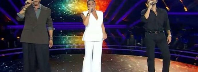 Μαζωνάκης: Ρίγη συγκίνησης στην έναρξη του The Voice: «Ανήκω Σε Μένα»