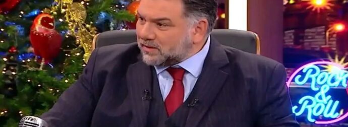 The 2night show: «Παγωτό» ο Αρναούτογλου – Πασίγνωστή τραγουδίστρια ανακοίνωσε στον αέρα πως είναι έγκυος 6,5 μηνών έγκυος και δεν φαίνεται… τίποτα