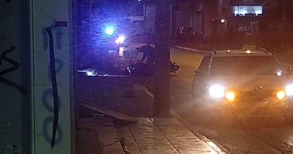 Βίντεο ντοκουμέντο από το θανατηφόρο τροχαίο – Αγόρι και κορίτσι πέφτουν πάνω σε κολόνα και εκσφενδονίζονται (video)