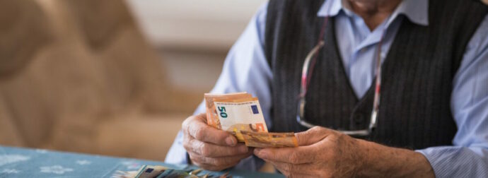 Πόσα έχασαν οι συνταξιούχοι από τον υπολογισμό των αυξήσεων με τον μαθηματικό τύπο – Συγκριτικά παραδείγματα
